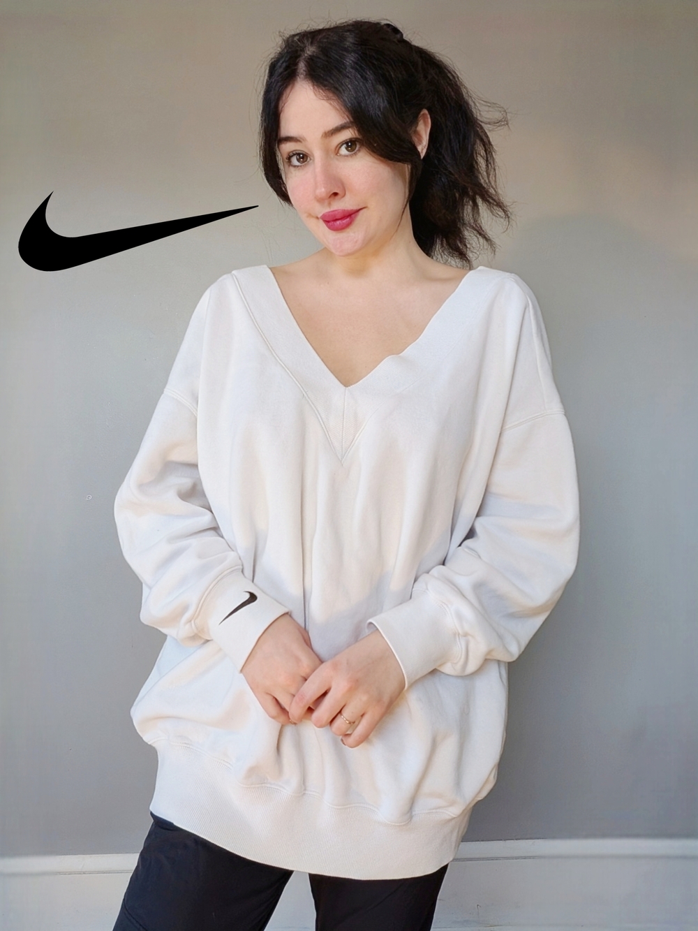 Nike Cream V-Neck Oversized Sweatshirt